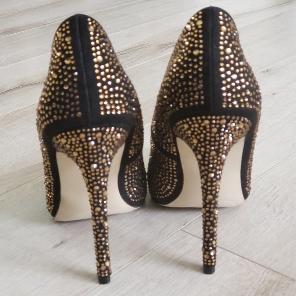 < JustFab > Rochella pumps - like new - Picture 3 of 7